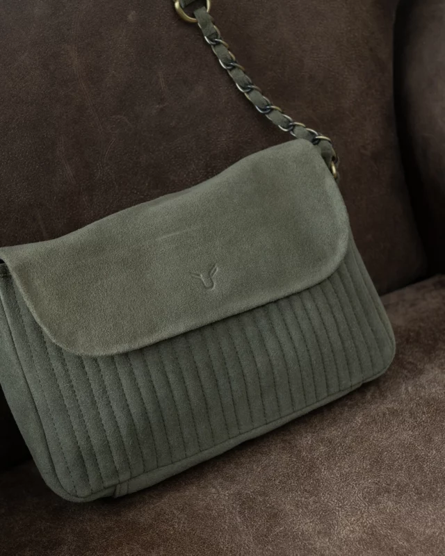 💚Zoom sur le Sac Valentine en kaki… la teinte parfaite pour sublimer vos looks de saison.
Existe aussi en noir, bleu et taupe – dispo sur notre site !

Et n'oubliez pas à l'occasion de la fête des mères : -20% avec le code LOVEMAMA sur tout le site internet !🤩

🔗 https://www.madeinced.fr

À bientôt,
L'équipe Made in Ced ♡