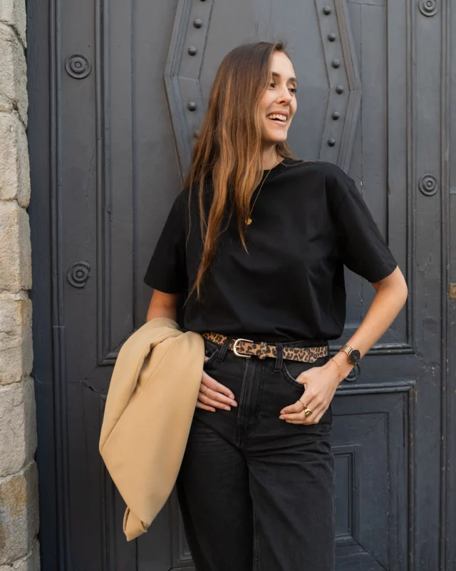 🔥 Attention coup de cœur en vue : LAYA est de retour… mais pour peu de temps !
Notre ceinture léopard iconique met du peps à tous vos looks et les pièces partent très vite 🐆✨

➤ À shopper sans tarder sur madeinced.fr !

💥 Et bonne nouvelle : jusqu’à -30% sur plein de modèles à l’occasion des soldes d’été !
C’est le moment de se faire plaisir 💛

À bientôt, 
L'équipe Made in Ced ♡ 

#CeintureLAYA #MadeInCed #Soldes2025 #LookDuJour #AccessoiresDeMode